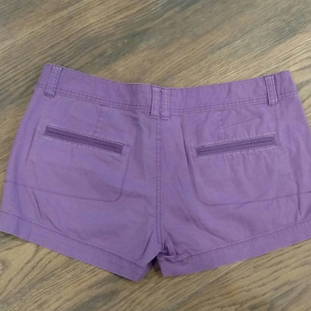 147 Shorts - Picture 2 of 2